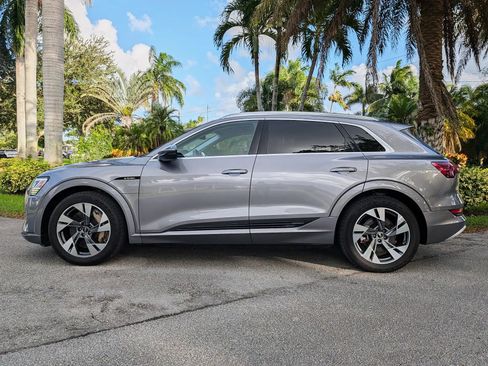 Used 2021 Audi e-tron Premium w/ Towing Package image 77