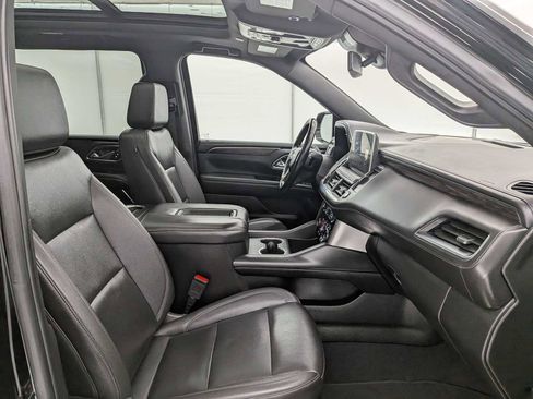 Used 2023 Chevrolet Suburban LT w/ Luxury Package image 23