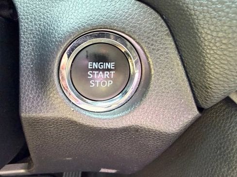 Used 2025 Toyota RAV4 XLE AWD/4WD image 22