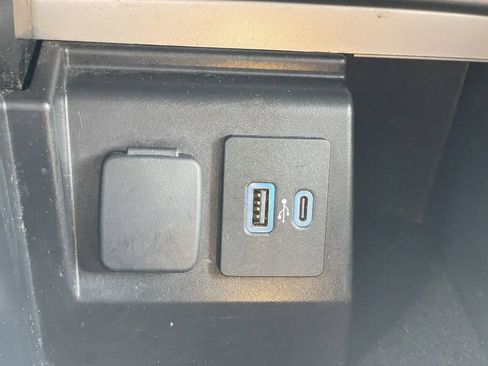 Used 2021 Ford Explorer XLT w/ Class III Trailer Tow Package image 33