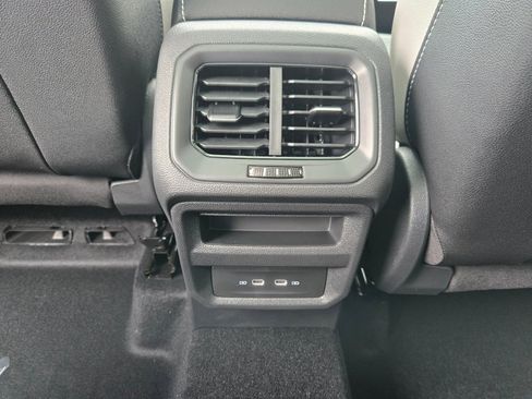 New 2026 Volkswagen Taos SE AWD/4WD image 14