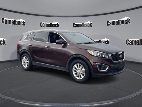 Used 2017 Kia Sorento LX image 1