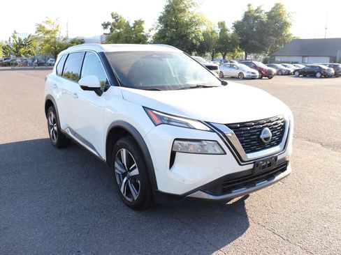 Used 2023 Nissan Rogue SL w/ SL Premium Package AWD/4WD image 3