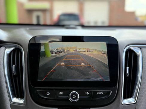 Used 2016 Chevrolet Malibu LT FWD image 25