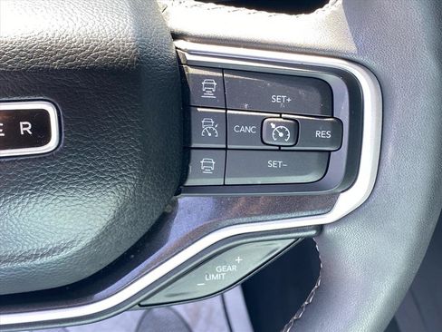 Used 2022 Jeep Wagoneer Series I w/ Convenience Group I AWD/4WD image 18