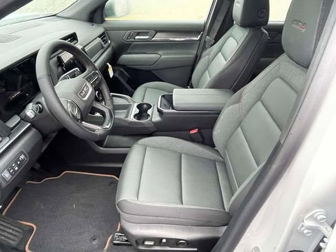 New 2026 GMC Terrain AT4 w/ Convenience Package III image 14