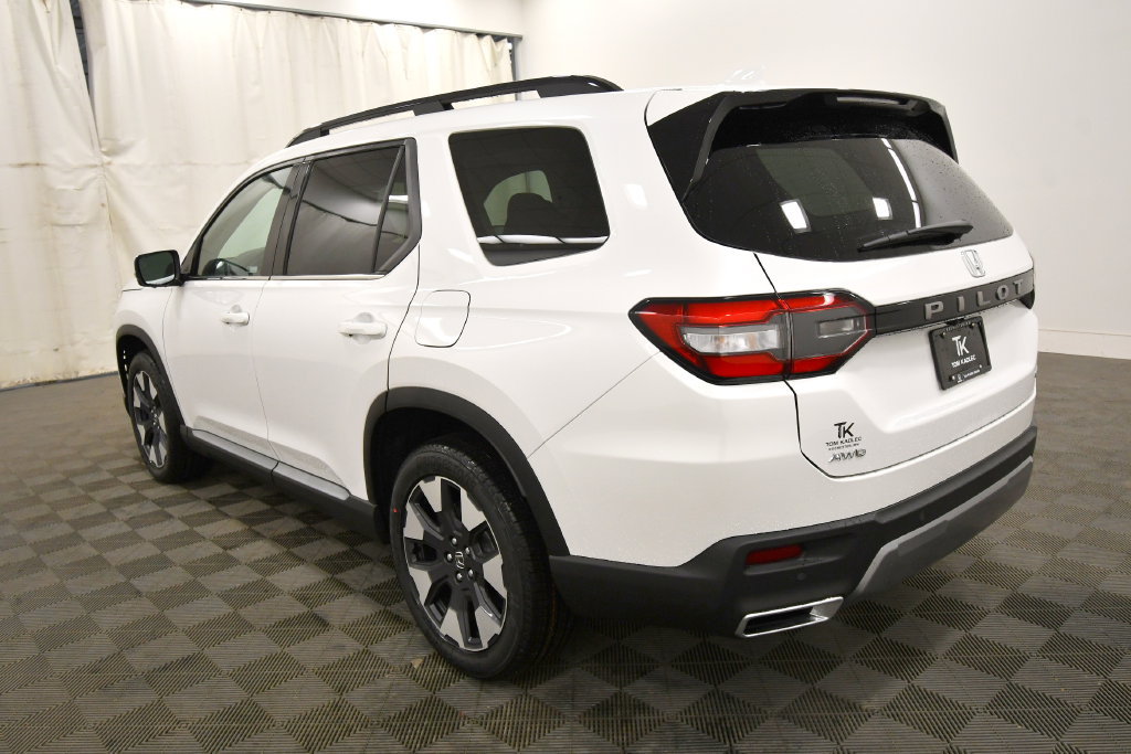 New 2026 Honda Pilot Touring image 5