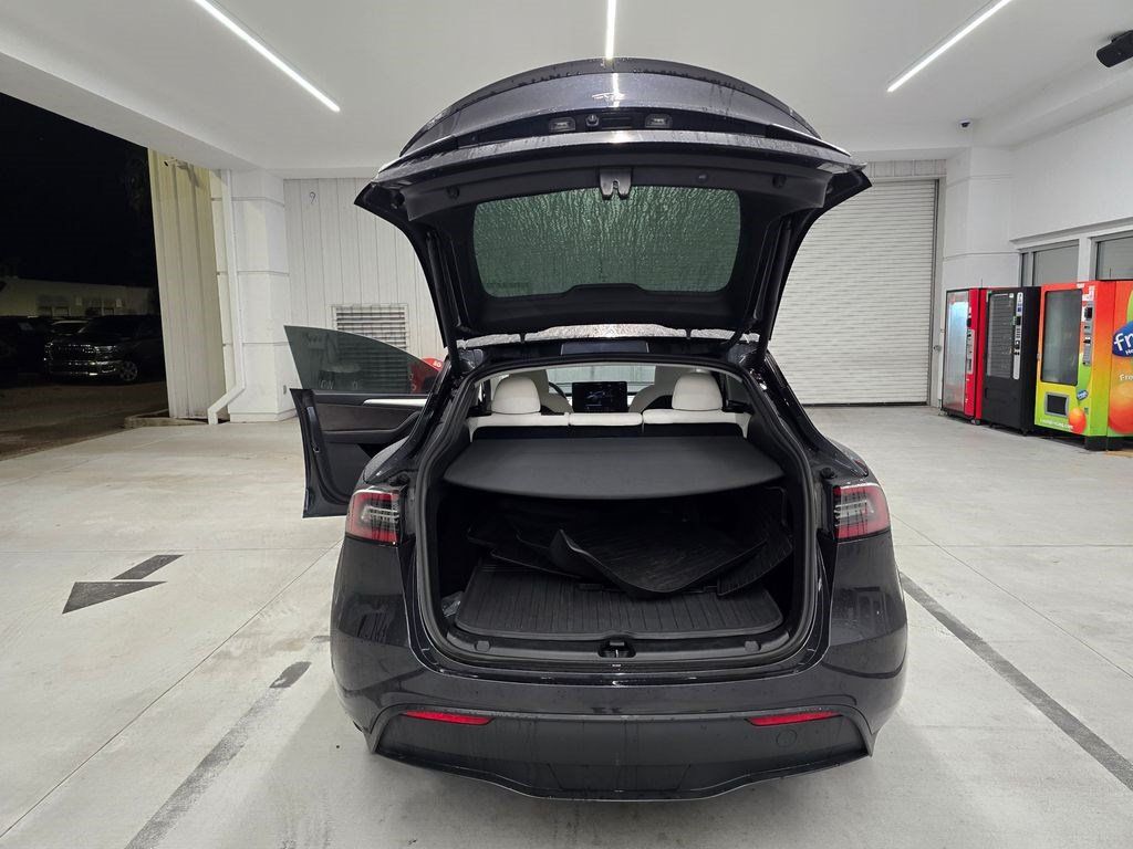 Used 2024 Tesla Model Y Long Range AWD/4WD image 14