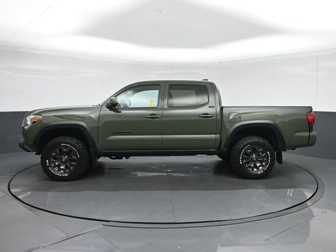 Used 2021 Toyota Tacoma SR5 w/ Trail Edition AWD/4WD image 4