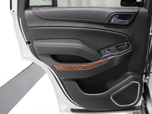 Used 2018 Chevrolet Tahoe Premier AWD/4WD image 18