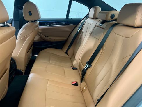 Used 2023 BMW 530e w/ M Sport Package image 25