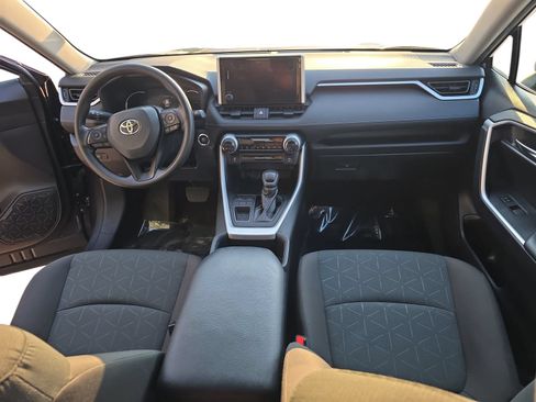 Used 2024 Toyota RAV4 XLE FWD image 9