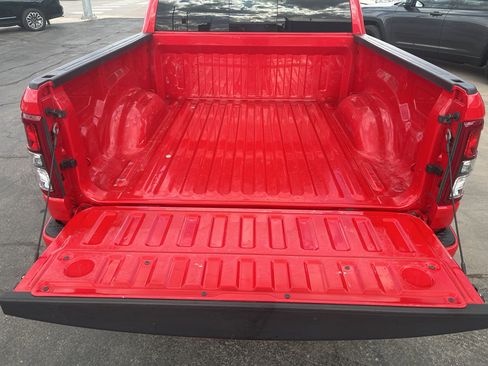 Used 2022 RAM 1500 Big Horn AWD/4WD image 9