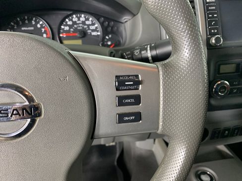Used 2020 Nissan Frontier SV image 16