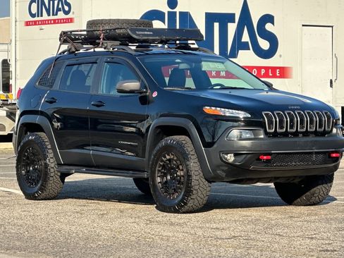 Used 2018 Jeep Cherokee Trailhawk w/ Comfort/Convenience Group image 9