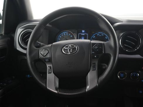 Used 2021 Toyota Tacoma TRD Sport AWD/4WD image 17
