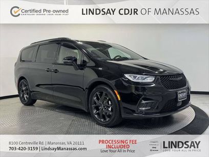 Certified 2025 Chrysler Pacifica Limited