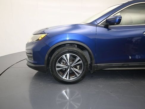 Used 2019 Nissan Rogue SV w/ Premium Package FWD image 9