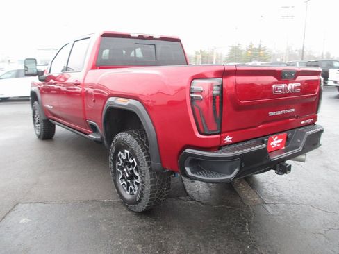 Used 2025 GMC Sierra 2500 AT4X image 9