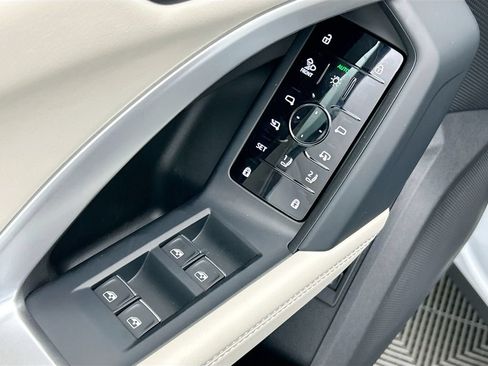 Certified 2025 Audi Q5 Premium Plus w/ Premium Plus AWD/4WD image 23