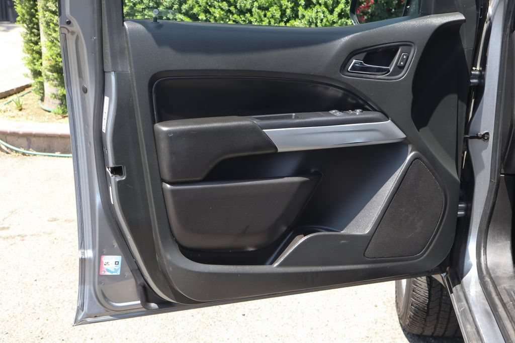 Used 2021 Chevrolet Colorado LT w/ Fleet Safety Package RWD image 18