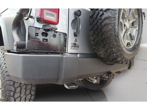 Used 2014 Jeep Wrangler Unlimited Rubicon w/ Connectivity Group AWD/4WD image 34