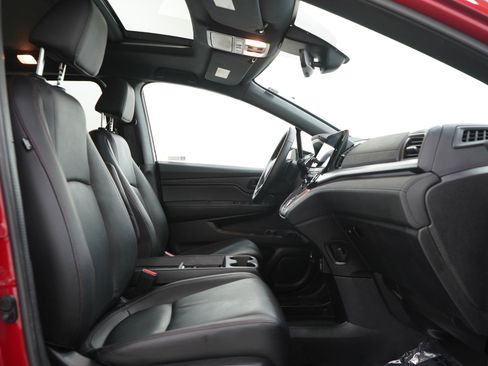 Used 2024 Honda Odyssey Sport image 11
