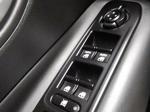 Used 2023 Jeep Renegade Latitude AWD/4WD image 24