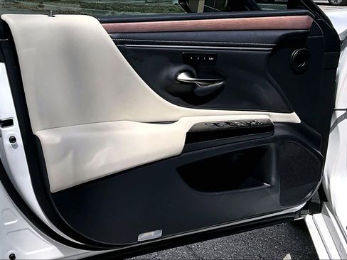 Used 2024 Lexus ES 350 w/ Premium Package image 26