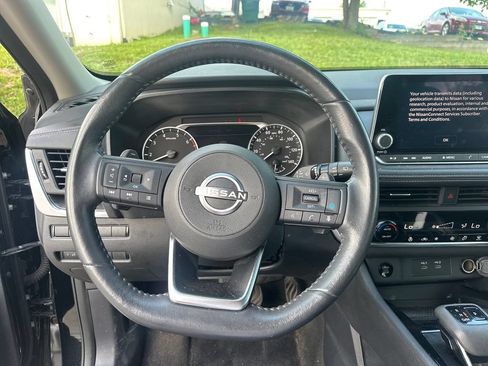 Used 2024 Nissan Rogue SV w/ SV Premium Package FWD image 40