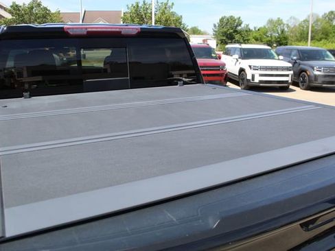 Used 2022 Chevrolet Silverado 1500 High Country w/ Safety Package II image 5