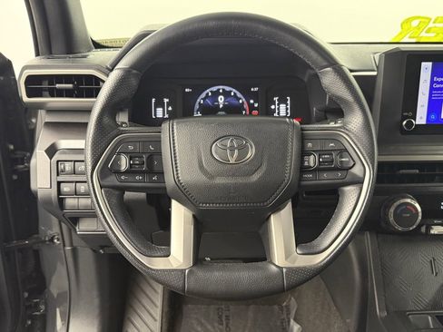 Used 2025 Toyota 4Runner SR5 image 18