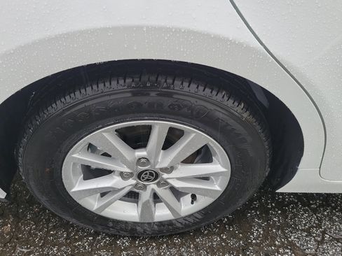 Used 2025 Toyota Camry LE image 7