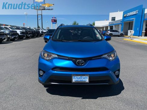 Used 2017 Toyota RAV4 XLE AWD/4WD image 2