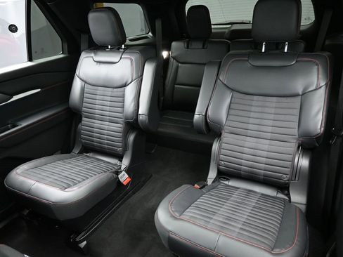 New 2026 Ford Explorer ST-Line w/ ST-Line Street Pack image 27