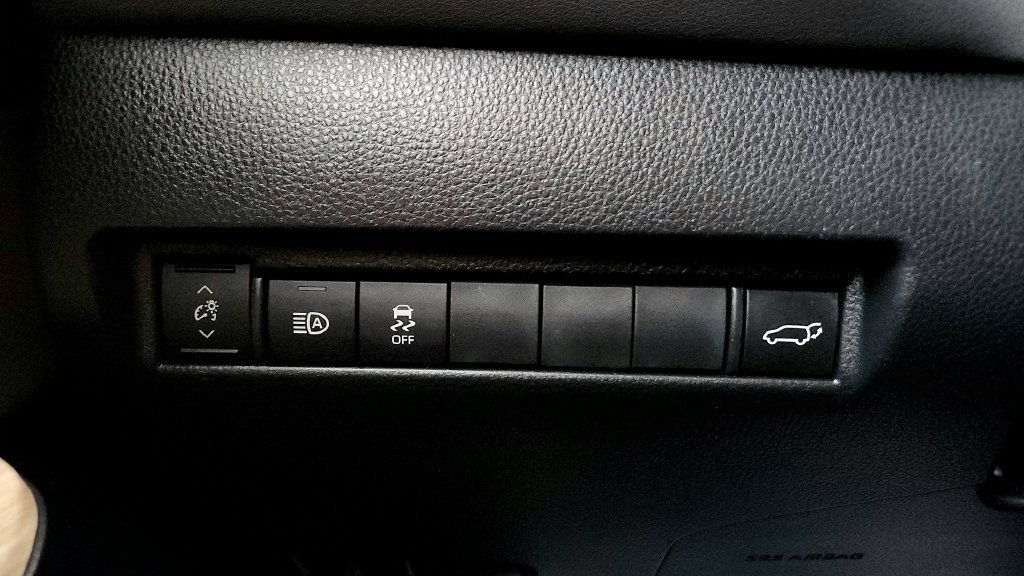 Certified 2024 Toyota Venza XLE AWD/4WD image 43
