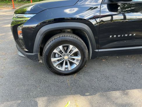 Used 2025 Chevrolet Equinox LT image 30