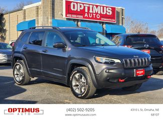 Used 2019 Jeep Cherokee Trailhawk w/ Cold Weather Group AWD/4WD video 1