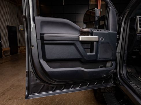 Used 2022 Ford F350 Lariat w/ Lariat Ultimate Package image 36