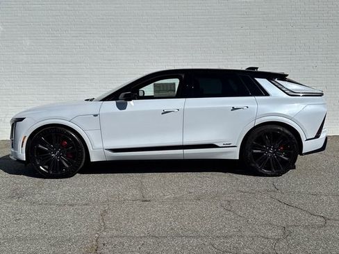 New 2026 Cadillac Lyriq V image 2