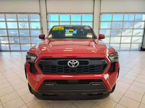Used 2025 Toyota Tacoma TRD Off-Road AWD/4WD image 9