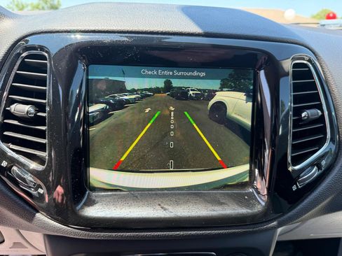 Used 2018 Jeep Compass Limited w/ Navigation Group FWD image 23