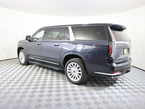 Used 2024 Cadillac Escalade ESV Luxury w/ LPO, Floor Liner Package AWD/4WD image 4