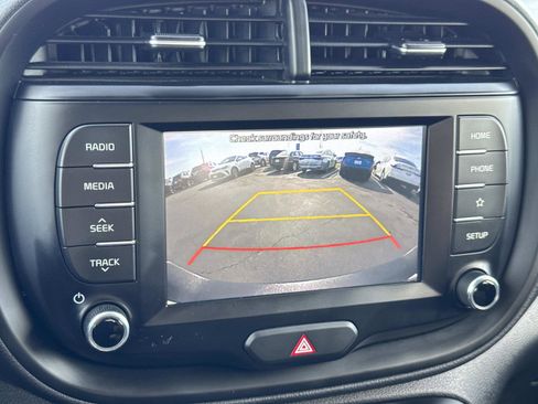 Used 2021 Kia Soul LX image 17