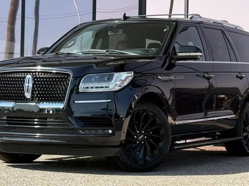Used 2021 Lincoln Navigator Reserve AWD/4WD image 2