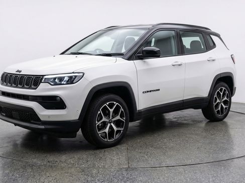 Used 2025 Jeep Compass Limited AWD/4WD image 3