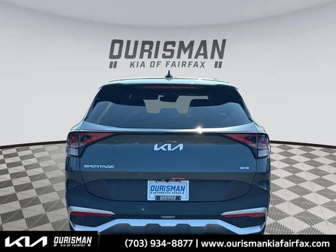 New 2025 Kia Sportage LX image 4