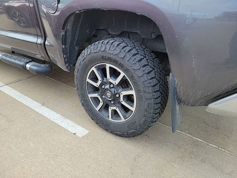 Used 2017 Toyota Tundra SR5 image 4