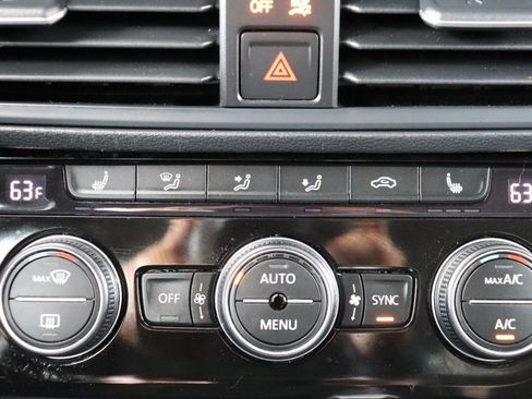 Used 2024 Volkswagen Jetta SE FWD image 31