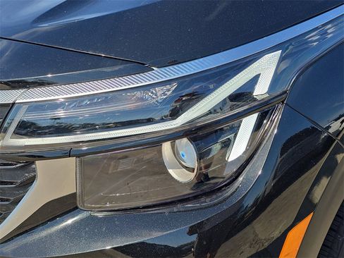 New 2026 Kia Seltos EX image 10